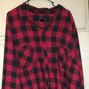 Lightweight red and black flannel 5x